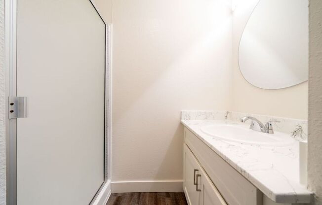 3 beds, 2 baths, 1,200 sqft, $2,900, Unit 633-35