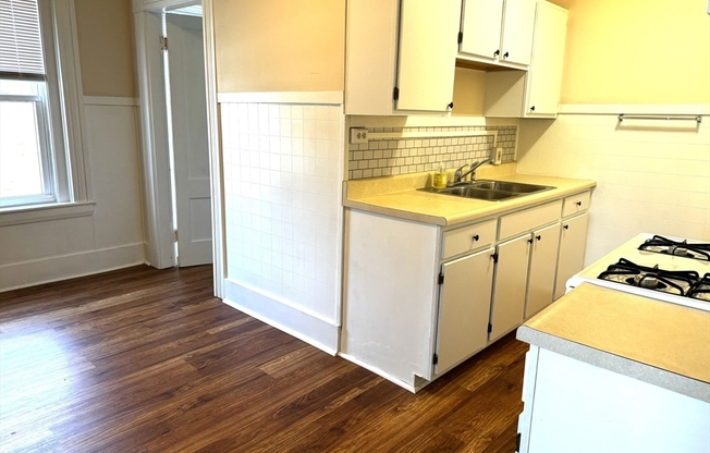 1 bed, 1 bath, 750 sqft, $1,500, Unit 11