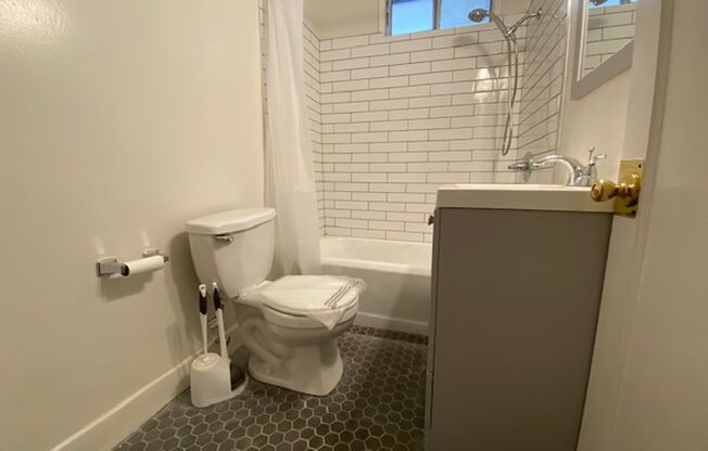 2811-2815 Telegraph Ave