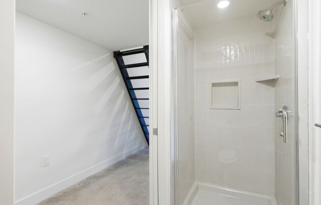 Studio, 1 bath, 290 sqft, $1,572, Unit 203-C