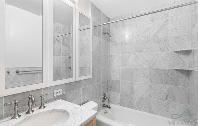 1 bed, 2 baths, $9,000, Unit 47H