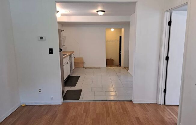 2 beds, 1 bath, $795