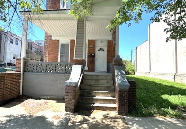 2402 LAKEVIEW AVE