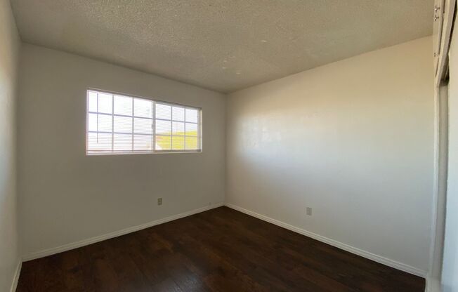 2 beds, 1 bath, 800 sqft, $1,195