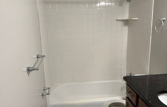 1 bed, 1 bath, 750 sqft, $1,195, Unit 209 (R)