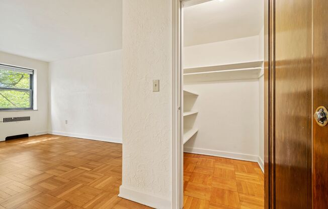 1 bed, 1 bath, 851 sqft, $1,000, Unit 306