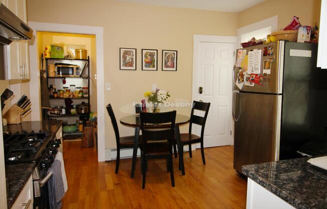 11 JOSEPH ST