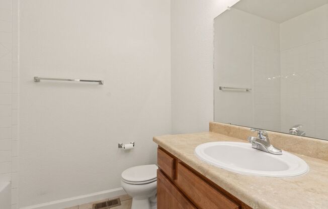 3 beds, 2.5 baths, $2,395, Unit # K