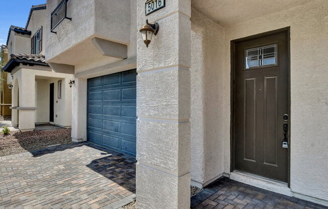 5016 W MESA VERDE LN