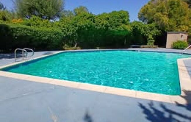 2 Story 2br/1.5ba Townhome