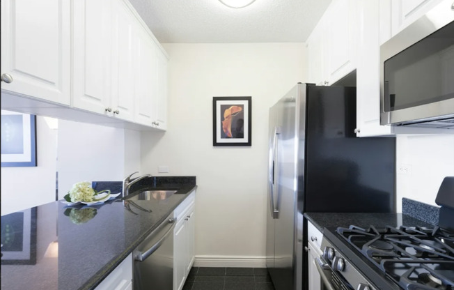 1 bed, 1 bath, 679 sqft, $6,565, Unit 14X