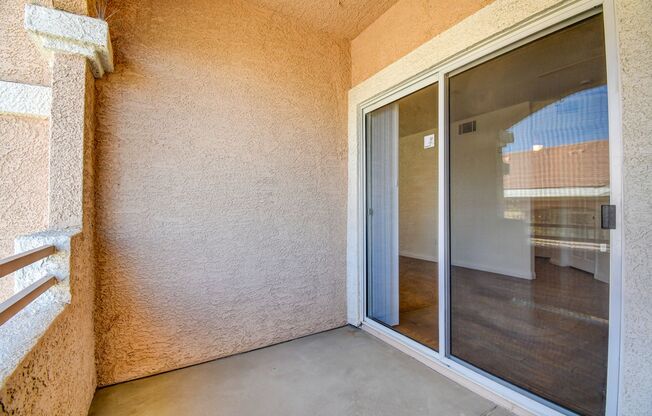 2 beds, 2 baths, $1,600, Unit 823