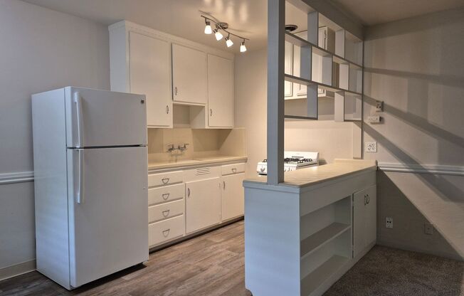 Live Where Midtown Happens – Fort Sutter Manor @ 2508 L Street!