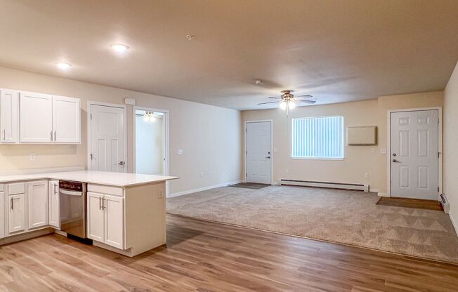 2 beds, 2 baths, 1,295 sqft, $1,860