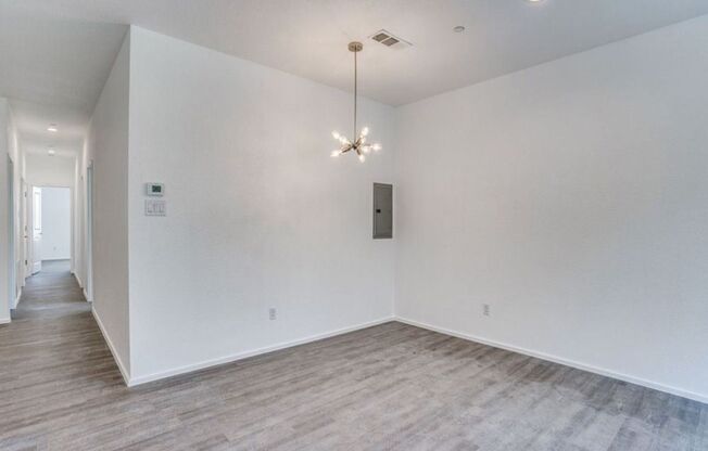 Avenue 3275