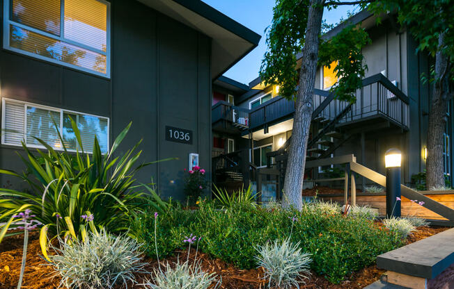 Courtyard Garden Space at 1038 on Second, California