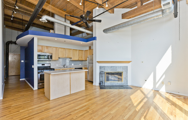 2210 W WABANSIA
