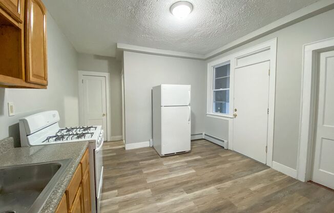 1 bed, 1 bath, $1,230, Unit 3