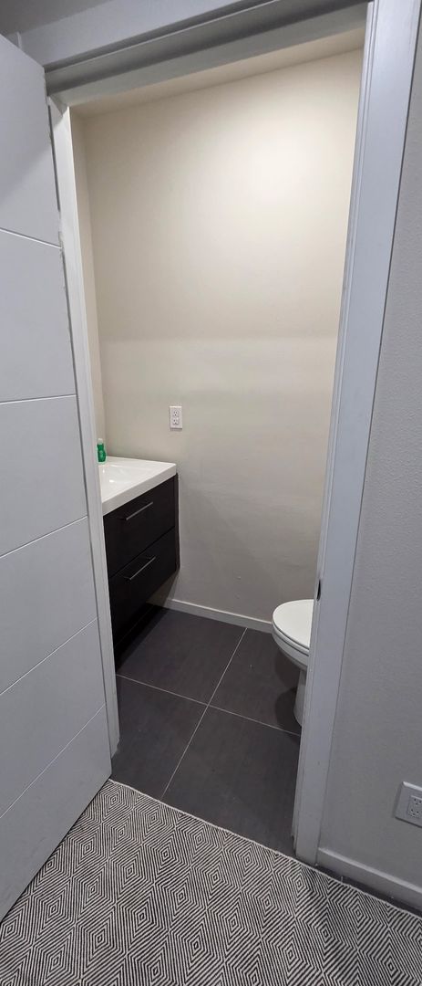 Studio, 1 bath, $1,350, Unit FURN 1