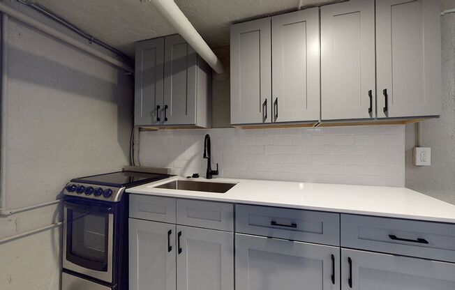 Studio, 1 bath, 290 sqft, $1,150, Unit B-1