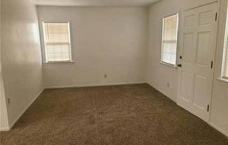 2 beds, 1 bath, 1,658 sqft, $2,700