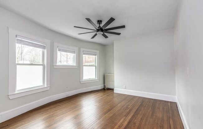 Just Renovated! Washington Square - Close to T / Star Market