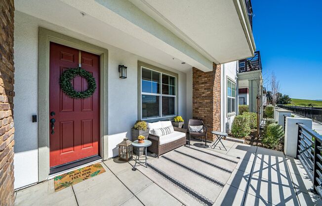 Jordan Ranch Townhouse 4 bed / 3.5 bath, Great school, close to BART, 580/680 access and shopping