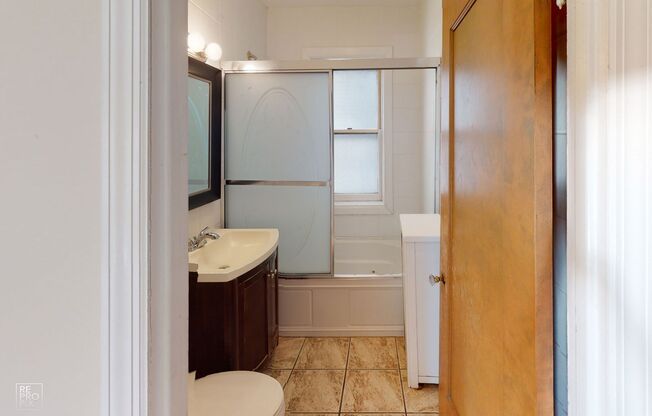 Evanston Fantastic Condo Near St. Francis Hospital