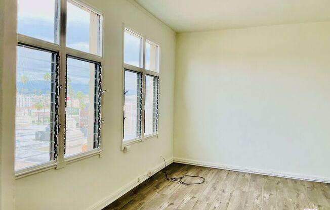 Studio, 1 bath, $1,370, Unit 805