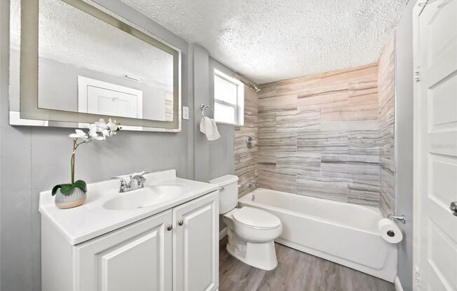 2 beds, 1 bath, $1,395