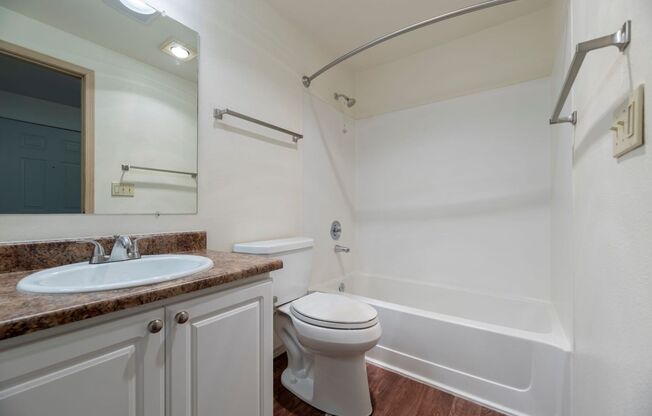 1 bed, 1 bath, 800 sqft, $1,575, Unit 633