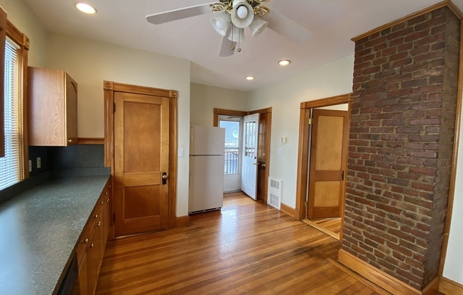 16 Crescent Ave
