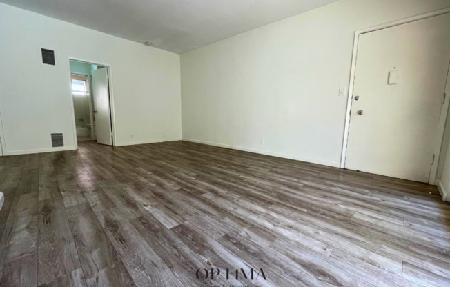 1 bed, 1 bath, $2,100, Unit 07