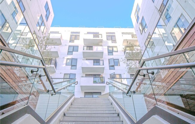 3 beds, 2 baths, 1,610 sqft, $8,000, Unit 612