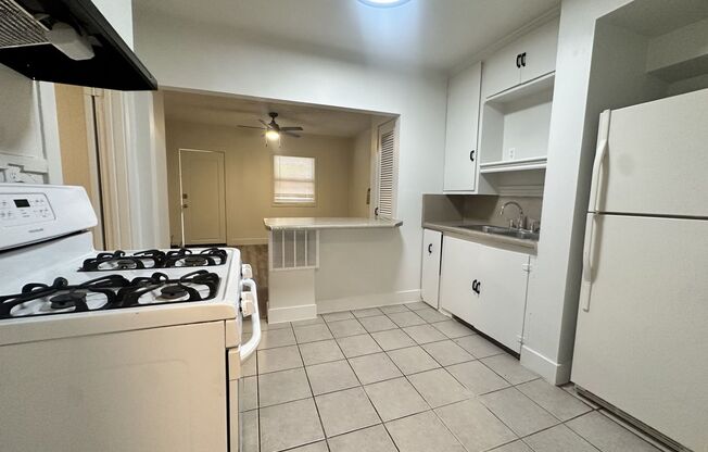 2 beds, 1 bath, $1,399