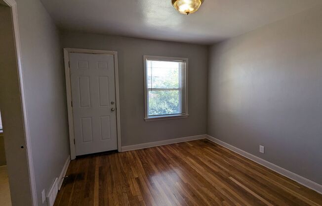 2 beds, 1 bath, $1,048