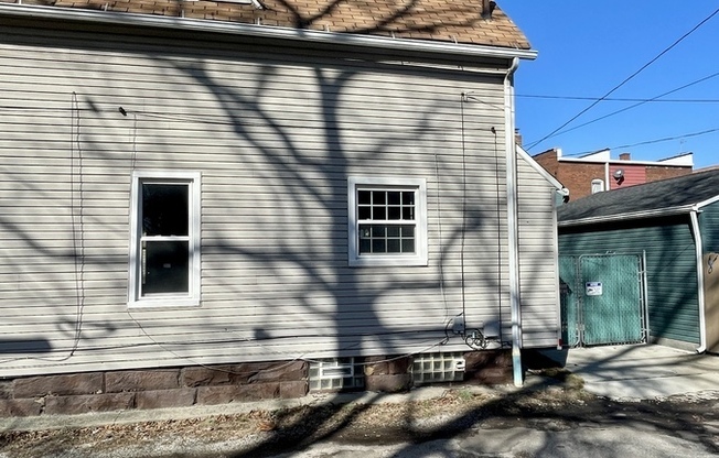 3471 W 35 ST
