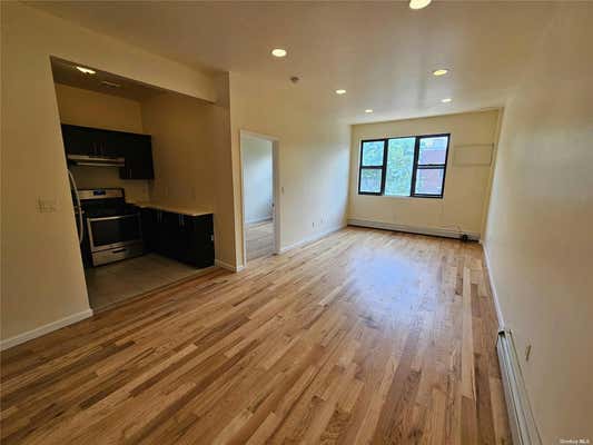 3 beds, 2 baths, 1,200 sqft, $3,595