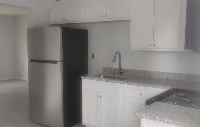 2 beds, 1 bath, $1,395, Unit 3230-07