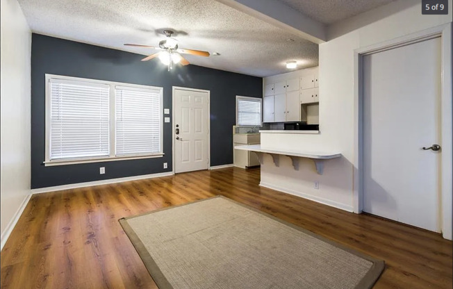 709 W 26th St Apt 13