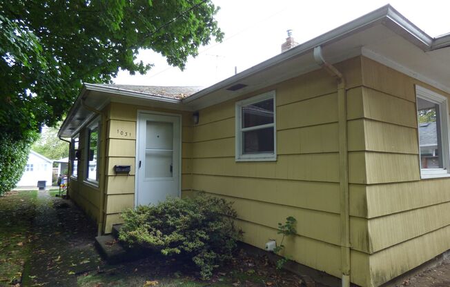 1031-1033 Saginaw St S Salem, OR 97302