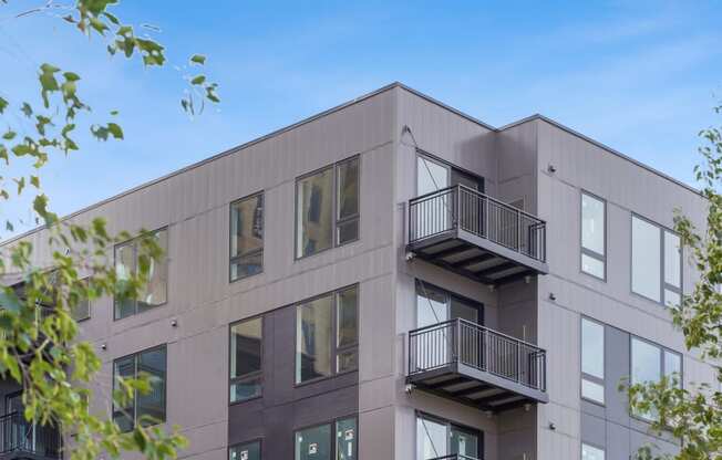 the building where the hotel is located