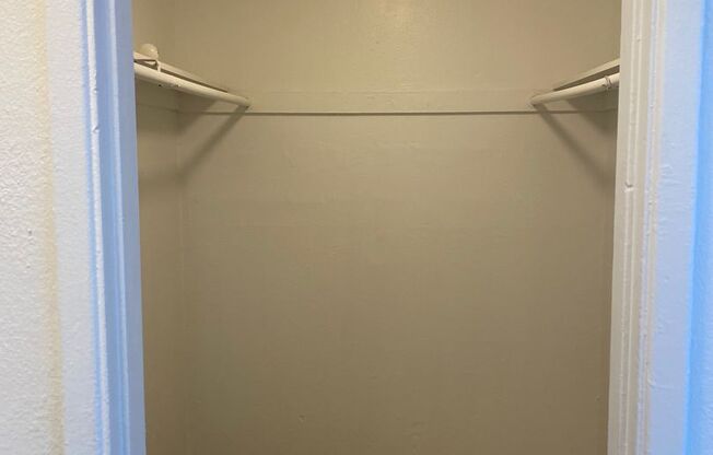 Studio, 1 bath, 404 sqft, $850, Unit Unit 10
