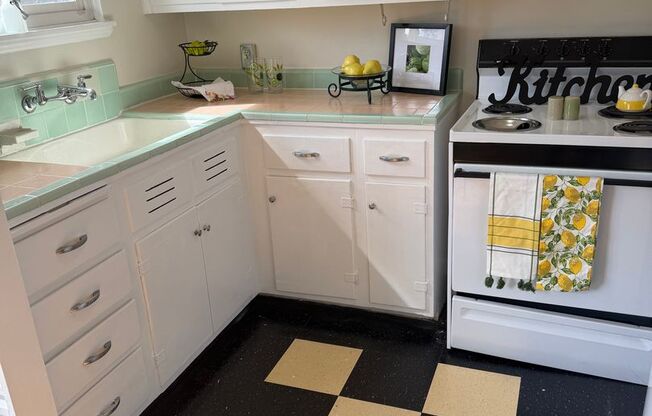 Kelli Ann Apartments