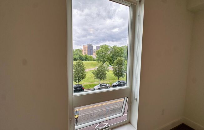 1 bed, 1 bath, 560 sqft, $1,675, Unit 310