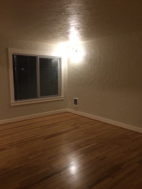 2 beds, 1 bath, 850 sqft, $1,875