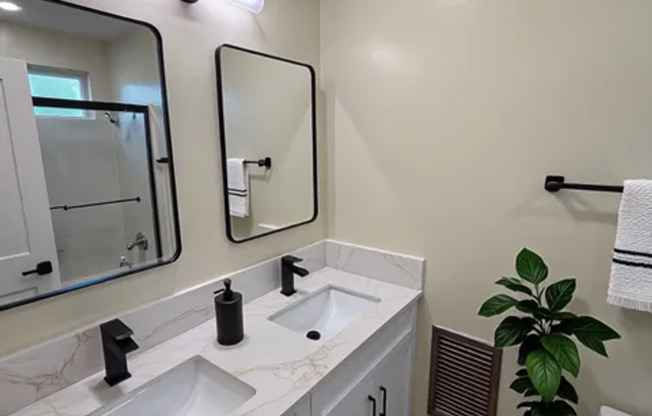 3 beds, 2 baths, 1,400 sqft, $3,295, Unit 10