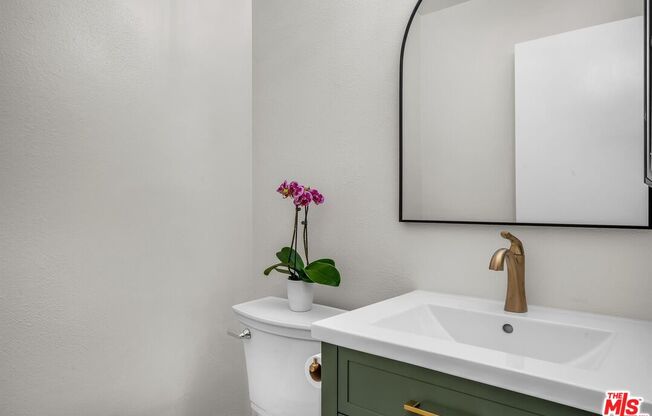 1 bed, 1.5 baths, 929 sqft, $4,100, Unit 909