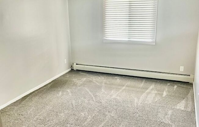 1 Bed/1 Bath Condo by Hyland Park Reserve! Available July 1