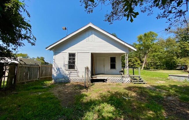 NEW!! NEW!! NEW!! Renovated 3 bed/2 bath home move in ready!